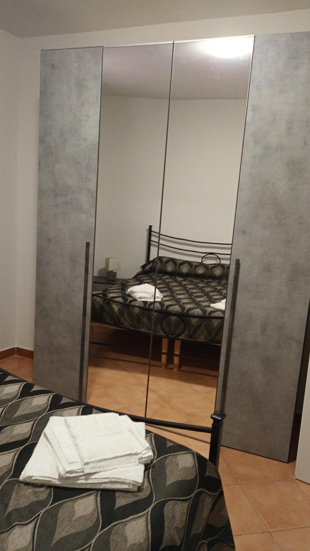Casa N 2 Con Parcheggio Privato E Colonnina Ricarica Διαμέρισμα Λιβόρνο Εξωτερικό φωτογραφία